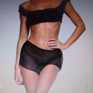 NWT SKIMS Romance Collection Silk Onyx Short